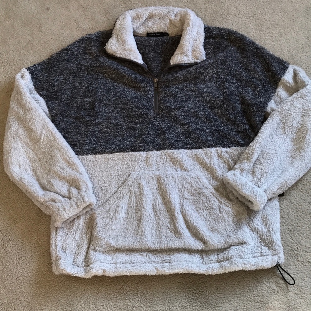 ❄️Last  One! Size M Super Soft Pullover❄️